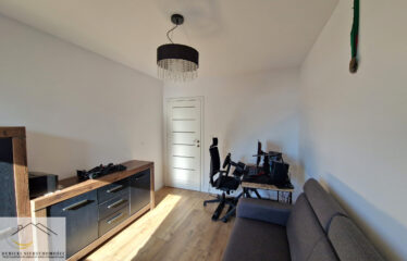 Dom w zabudowie szeregowej przy ul. Diamentowej w Kębłowie