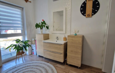 Dom w zabudowie szeregowej przy ul. Diamentowej w Kębłowie