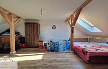 Dom w zabudowie szeregowej przy ul. Diamentowej w Kębłowie