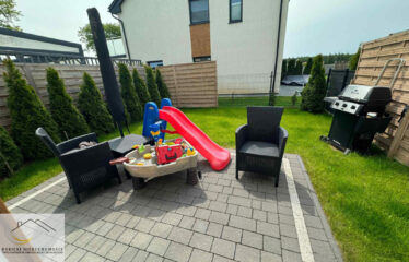 Dom w zabudowie szeregowej przy ul. Diamentowej w Kębłowie