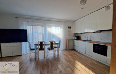 Dom w zabudowie szeregowej przy ul. Diamentowej w Kębłowie