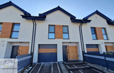 Dom w zabudowie szeregowej przy ul. Diamentowej w Kębłowie